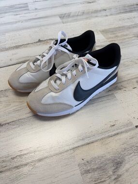 Nike Women’s White, Gray and Black Retro Runner Sneakers